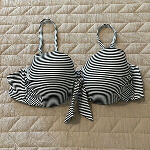 Venus Bikini top black and white C cup